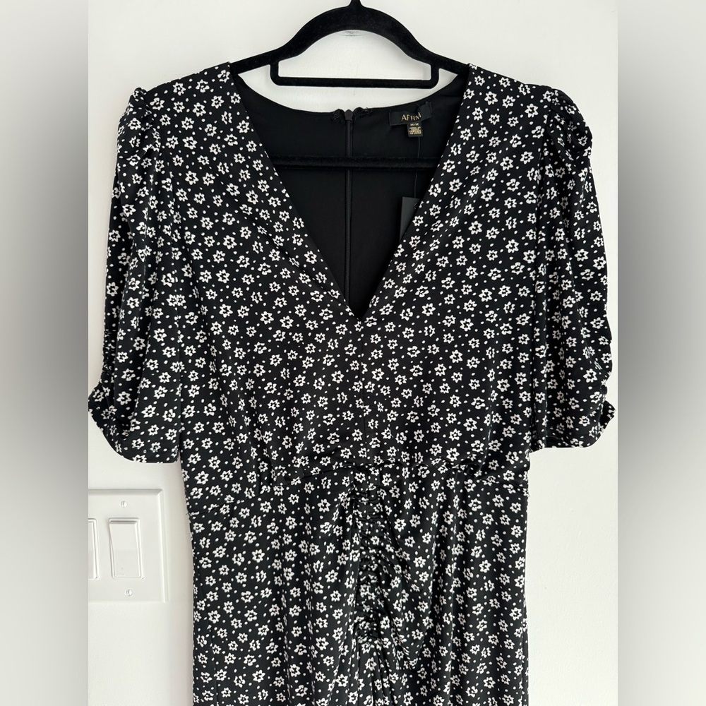 AFRM Black Ditsy Daisy Floral Plunge V Neck High Low Maci Dress NEW Women’s M - Picture 4 of 13